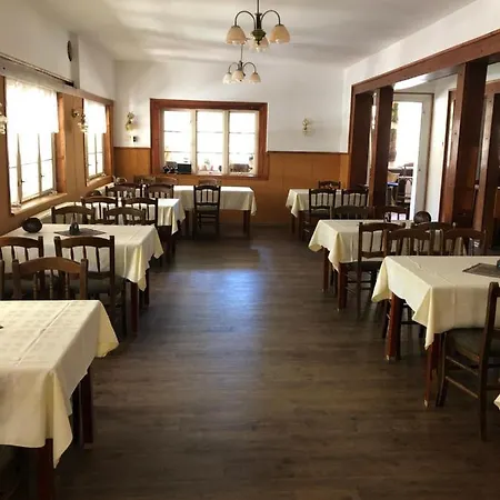 Turisticka Prachov بيت ريفي Jičín
