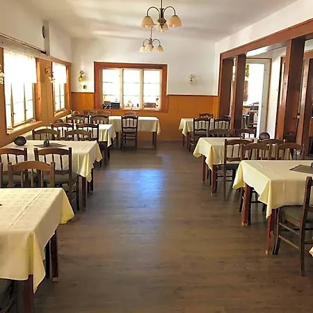 Turisticka Prachov بيت ريفي Jičín